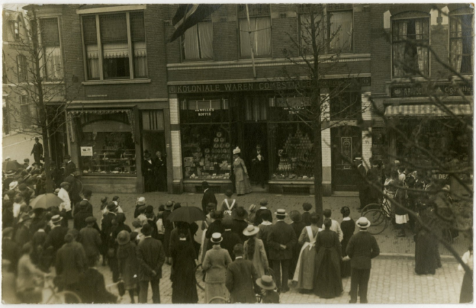 Koninklijk bezoek aan de Valeriusstraat - 1916